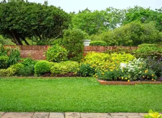 landscaping services Desloge